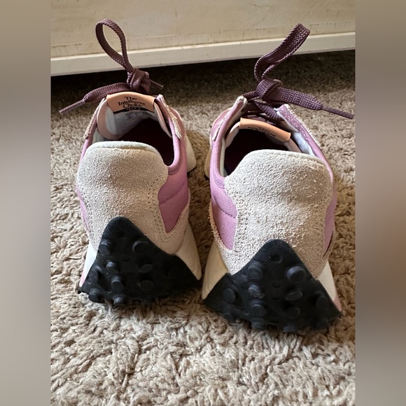 New Balance 327 Women's Sneakers Rosewood / Licorice Size 8.5 Free people - Picture 2 of 5